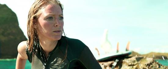 theshallows-blakelively-03228.jpg