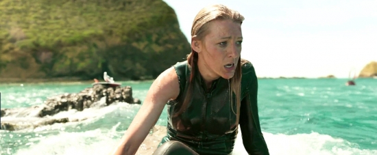 theshallows-blakelively-03293.jpg