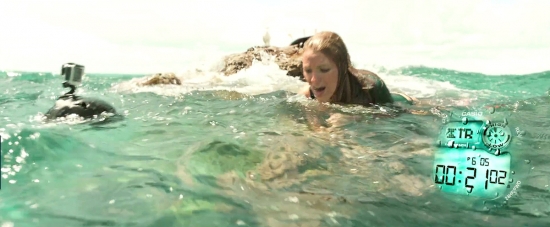 theshallows-blakelively-03334.jpg