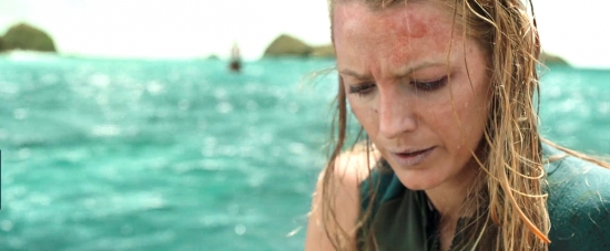 theshallows-blakelively-03397.jpg