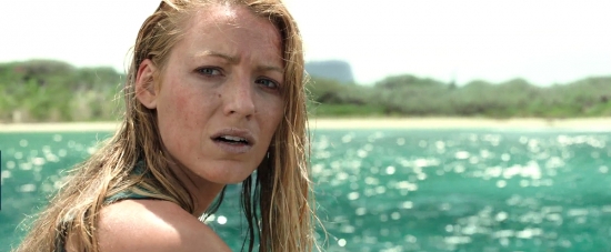 theshallows-blakelively-03461.jpg