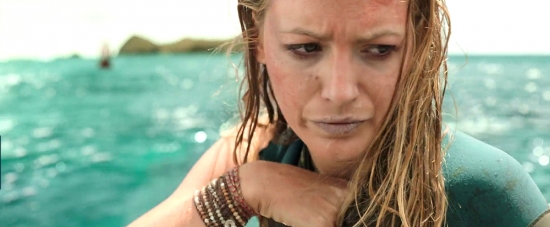 theshallows-blakelively-03485.jpg
