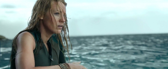theshallows-blakelively-03721.jpg