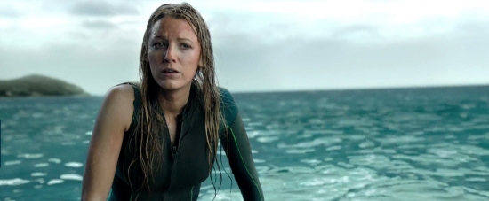 theshallows-blakelively-03772.jpg