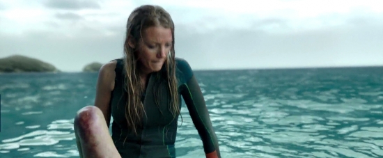 theshallows-blakelively-03775.jpg