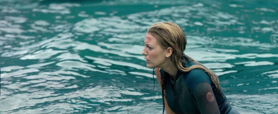 theshallows-blakelively-03799.jpg