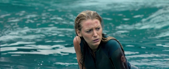 theshallows-blakelively-03802.jpg