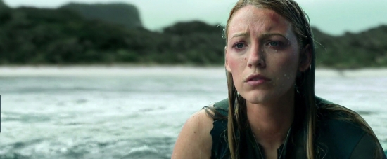theshallows-blakelively-03816.jpg