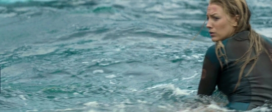theshallows-blakelively-03845.jpg