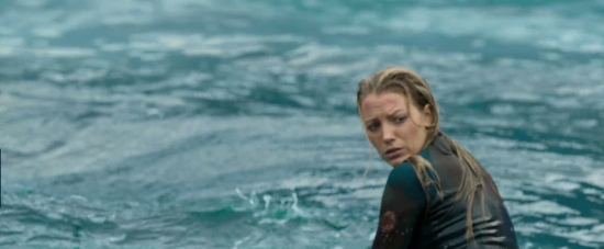 theshallows-blakelively-03847.jpg