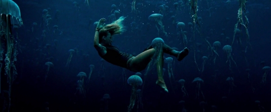 theshallows-blakelively-03876.jpg