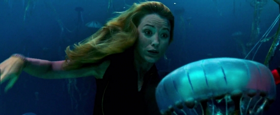 theshallows-blakelively-03882.jpg