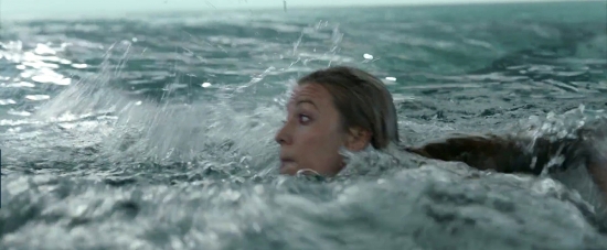 theshallows-blakelively-03923.jpg