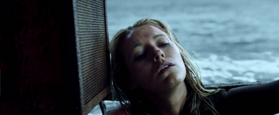 theshallows-blakelively-04015.jpg