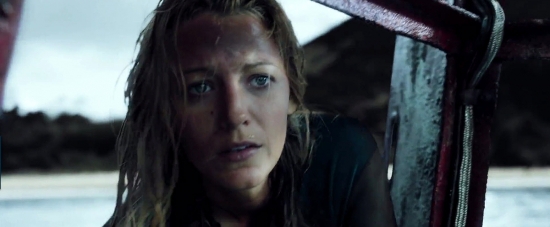 theshallows-blakelively-04076.jpg