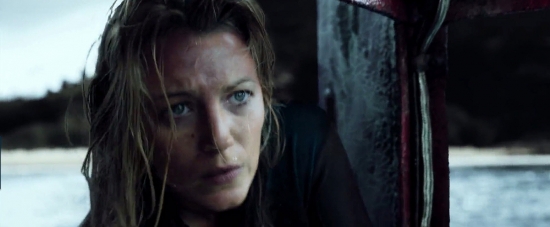 theshallows-blakelively-04077.jpg