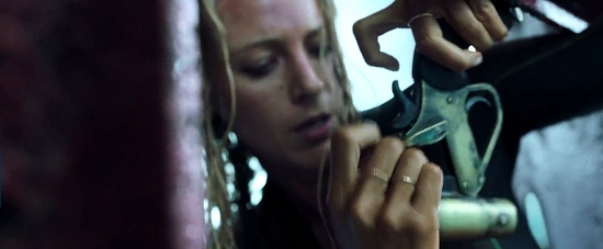 theshallows-blakelively-04108.jpg