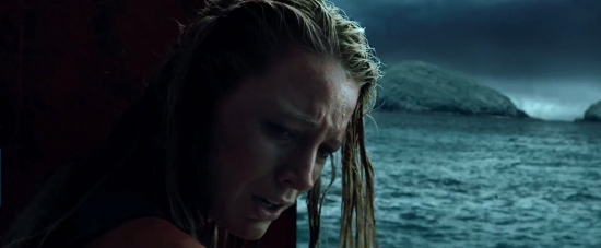 theshallows-blakelively-04129.jpg