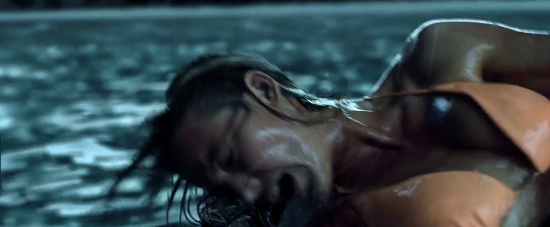 theshallows-blakelively-04297.jpg