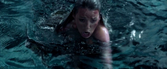 theshallows-blakelively-04505.jpg
