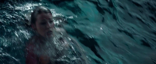 theshallows-blakelively-04533.jpg