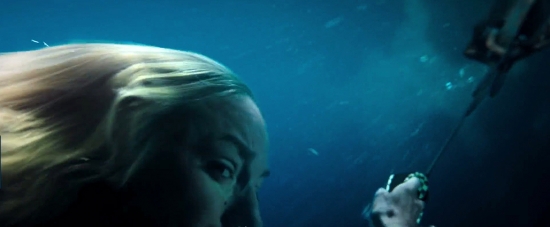 theshallows-blakelively-04545.jpg