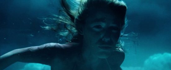 theshallows-blakelively-04565.jpg