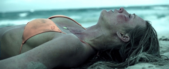 theshallows-blakelively-04714.jpg