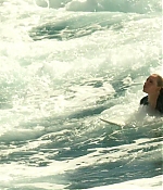 theshallows-blakelively-00540.jpg