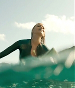 theshallows-blakelively-00634.jpg