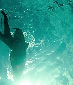 theshallows-blakelively-01290.jpg