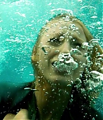 theshallows-blakelively-01336.jpg