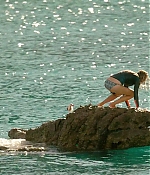 theshallows-blakelively-01711.jpg