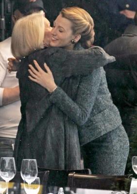 blake-lively-on-screen-mom-ellen-burstyn-lunch-in-character-07.jpg