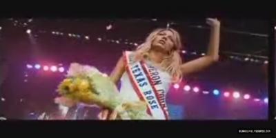 ElvisAndAnnabelle-Trailer-019.jpg