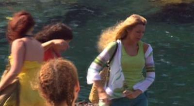traveling_pants2_blakelively_7605.jpg