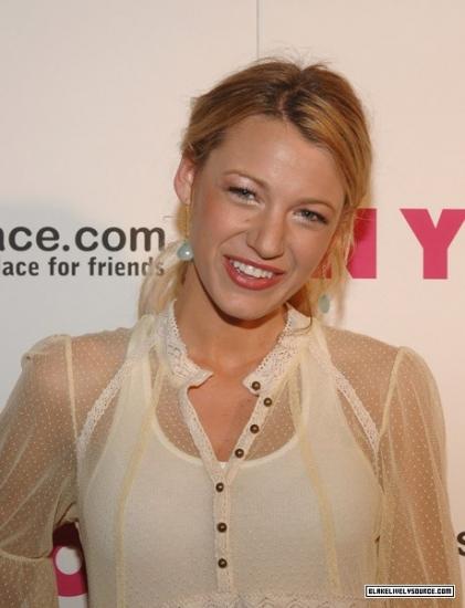 NylonMySpace-MQ-003.jpg