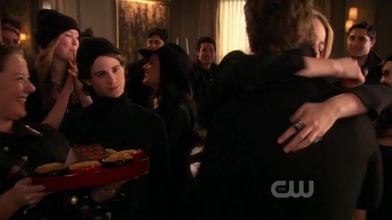 S03E17_326.jpg
