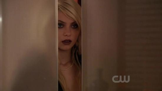 S03E19_287.jpg