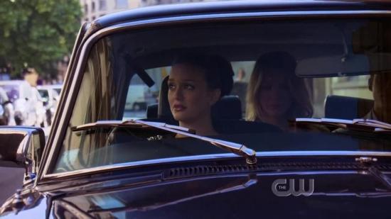 S04E01_362.jpg