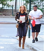 Blake_Lively_-_Out_and_about_in_New_York_City_-_October_72C_2015_281529.jpg