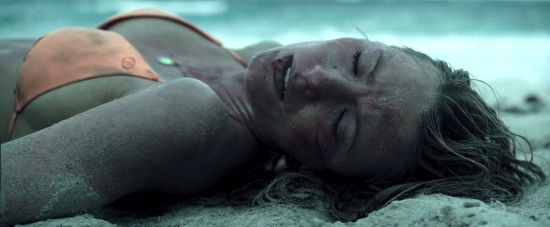 theshallows-blakelively-04694.jpg