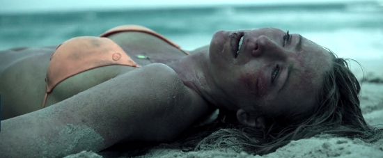 theshallows-blakelively-04710.jpg