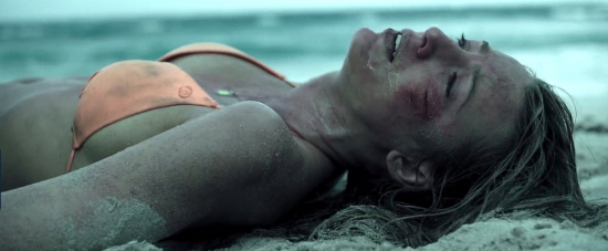 theshallows-blakelively-04711.jpg