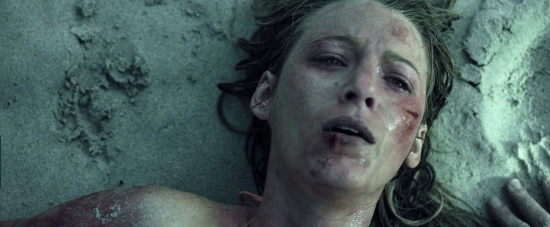 theshallows-blakelively-04760.jpg