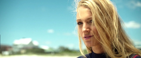 theshallows-blakelively-04808.jpg