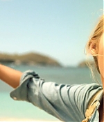theshallows-blakelively-00309.jpg