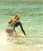 theshallows-blakelively-00489.jpg