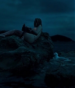 theshallows-blakelively-02124.jpg