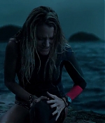 theshallows-blakelively-02242.jpg